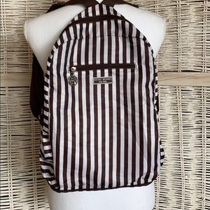 NWT Henri Bendel ZIP around Backpack